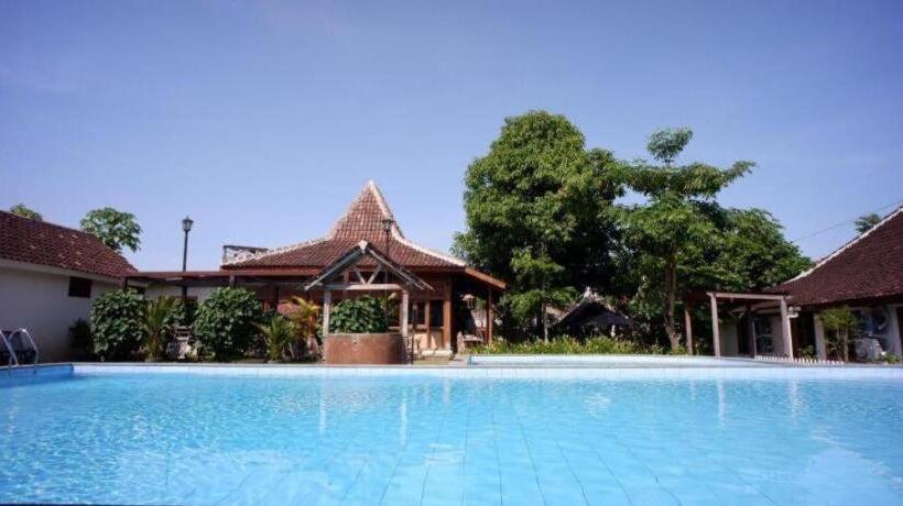 مبيت وإفطار Griya Gendhis Saraswati Boutique