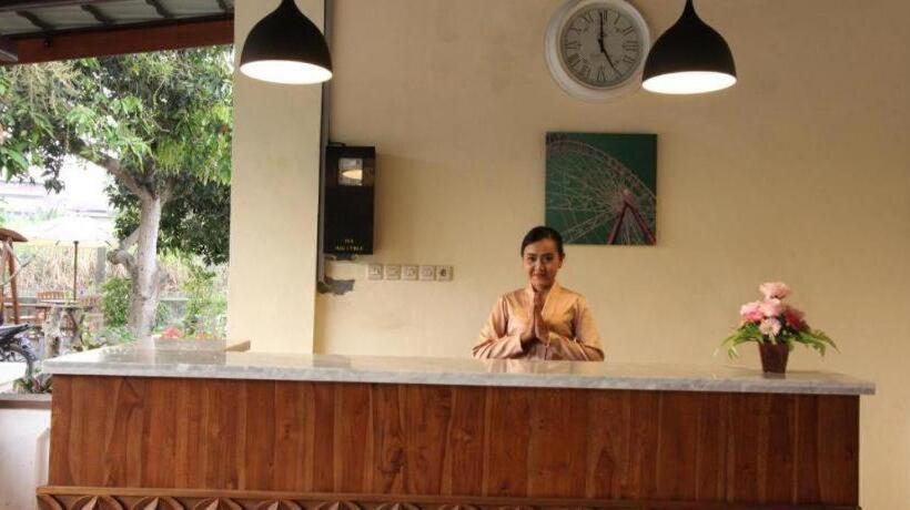 مبيت وإفطار Griya Gendhis Saraswati Boutique