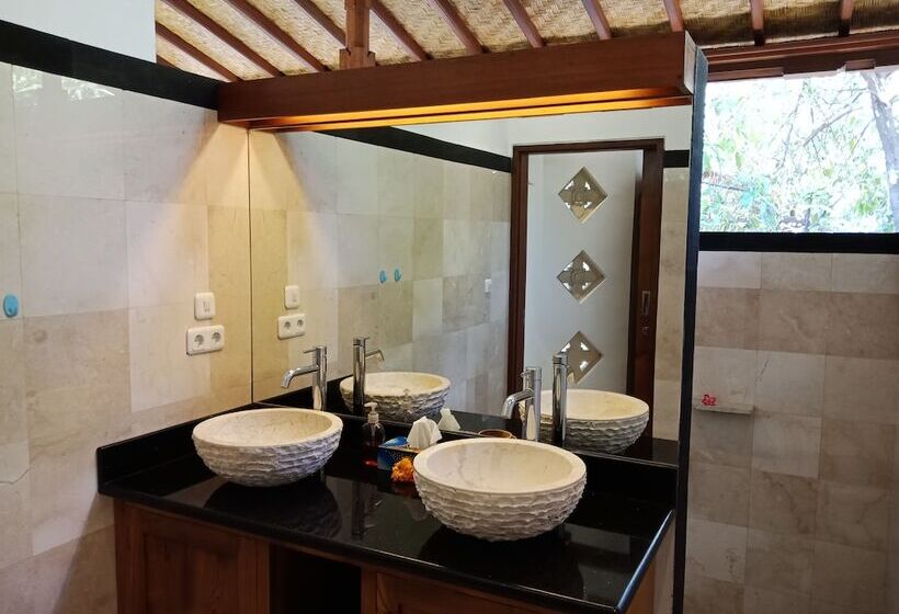 Nocleg ze śniadaniem Teluk Indah Beach & Pool Villa