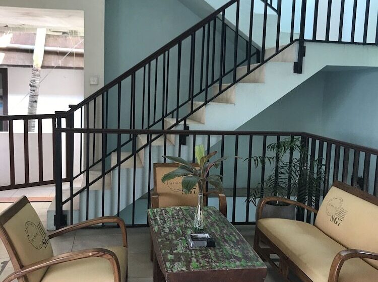 Canggu Surf Hostel