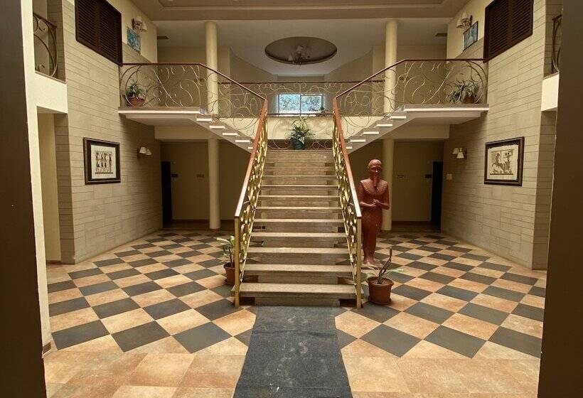 Golden Amoon Resort