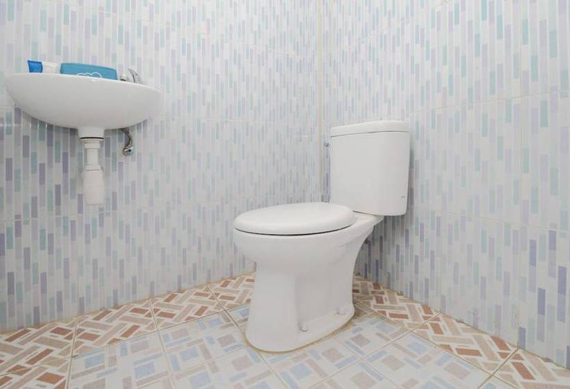 ホテル Airy Terminal Beriman Tomohon