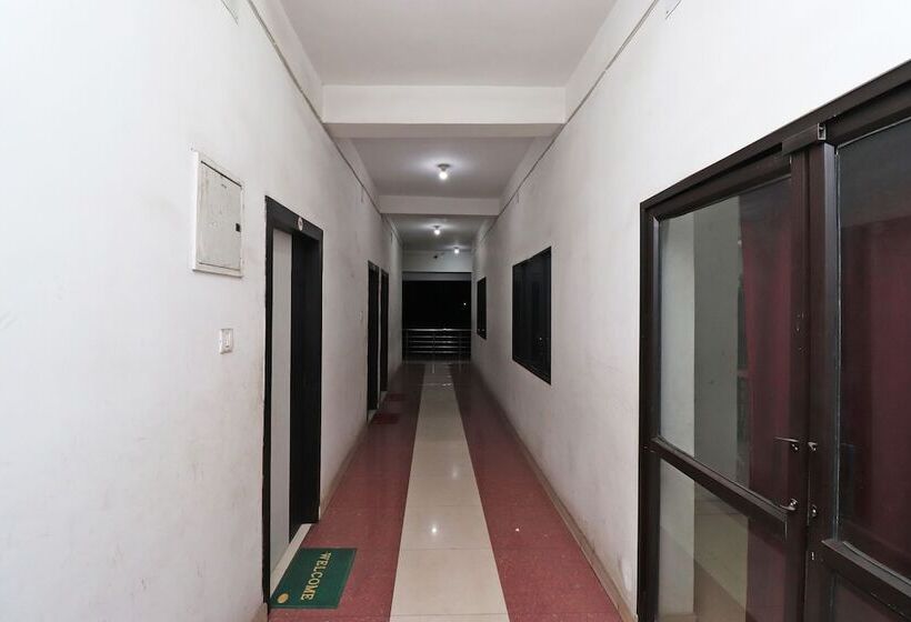 فندق Bhuneshwar By Oyo Rooms