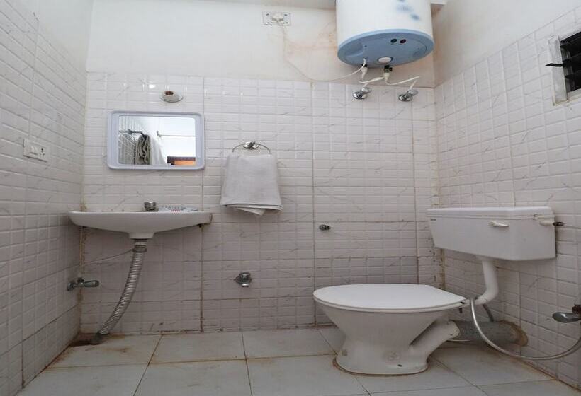 Отель Bhuneshwar By Oyo Rooms