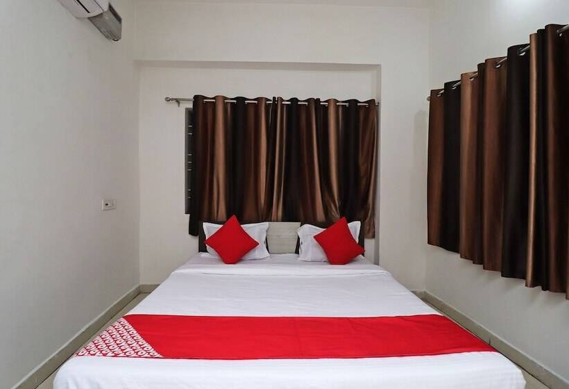 Отель Bhuneshwar By Oyo Rooms