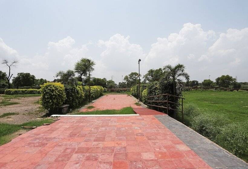 בית מלון כפרי Blue Lotus Club And Resorts By Oyo Rooms