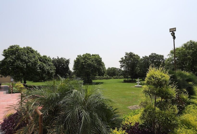 בית מלון כפרי Blue Lotus Club And Resorts By Oyo Rooms