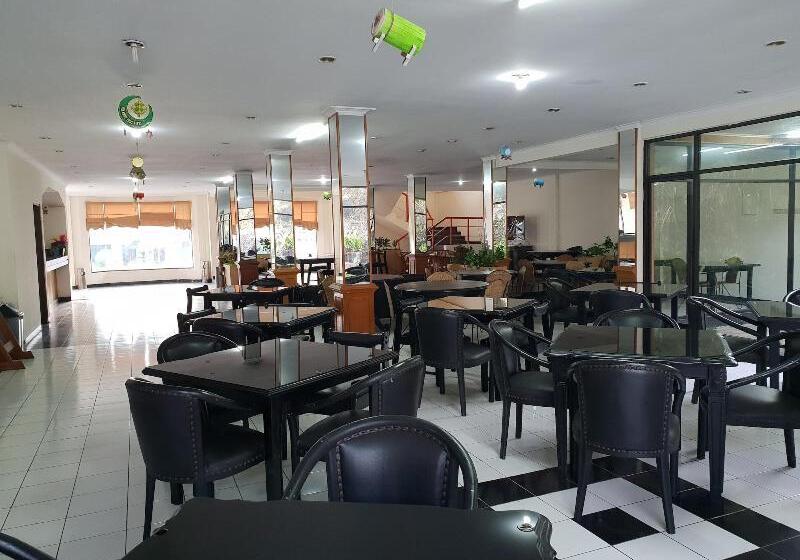 בית מלון כפרי Cisarua Indah