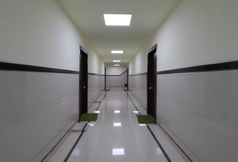 Отель Comfort Inn By Oyo Rooms