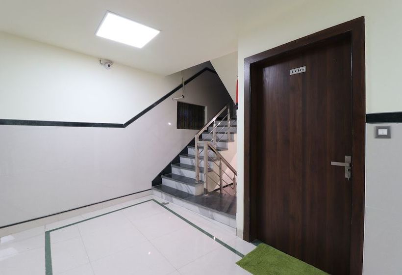 Отель Comfort Inn By Oyo Rooms