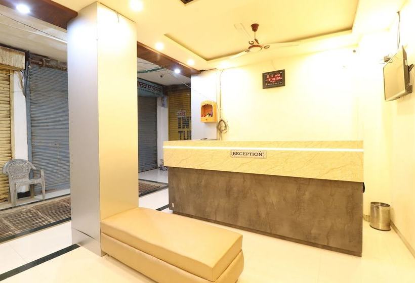 Отель Comfort Inn By Oyo Rooms