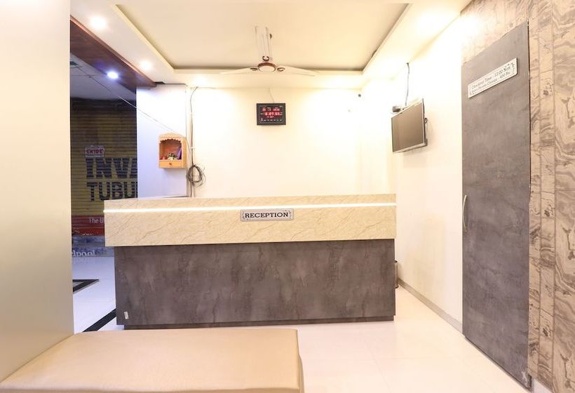 Отель Comfort Inn By Oyo Rooms