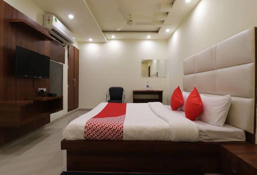 Отель Comfort Inn By Oyo Rooms