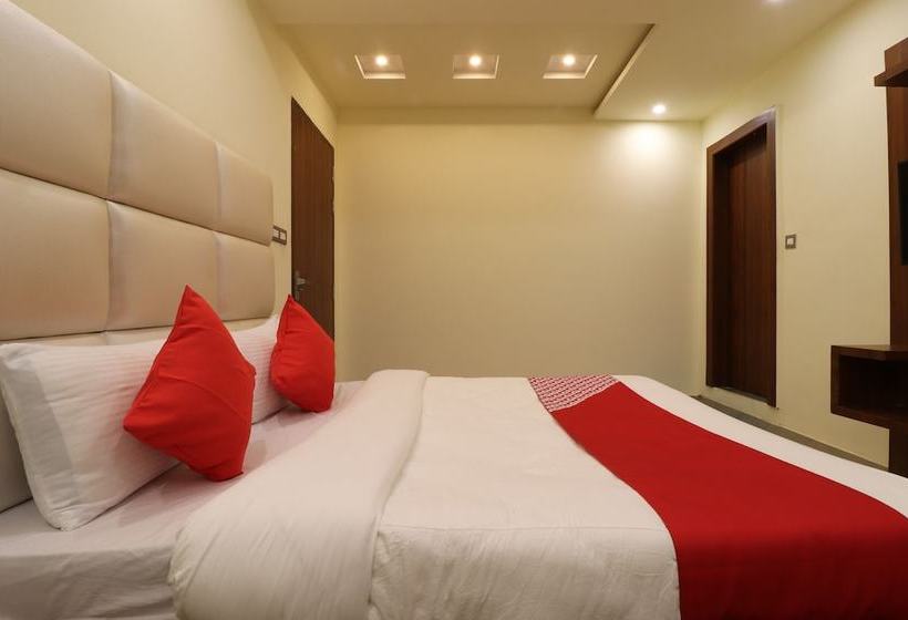 Отель Comfort Inn By Oyo Rooms