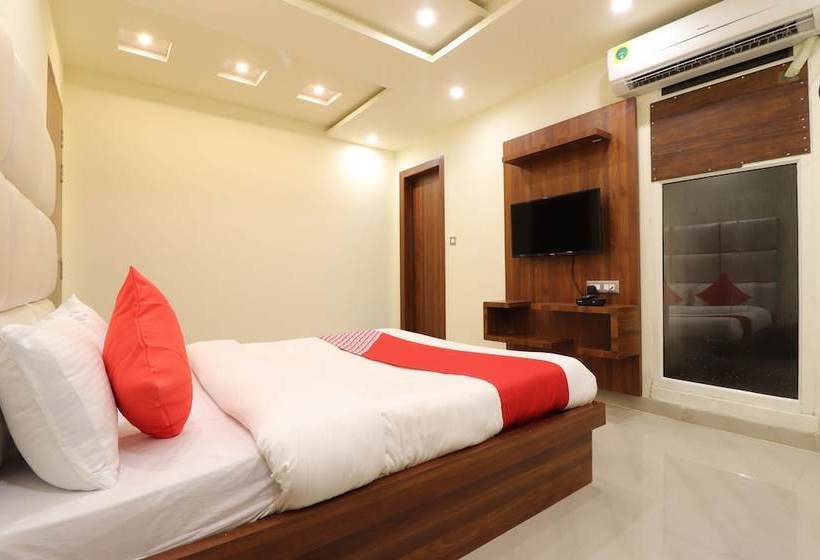 Отель Comfort Inn By Oyo Rooms