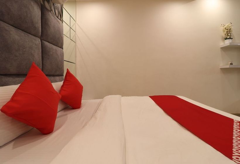 Отель Comfort Inn By Oyo Rooms