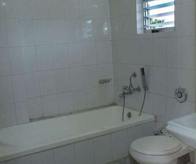 호텔 Dolphin   Bhakkhali