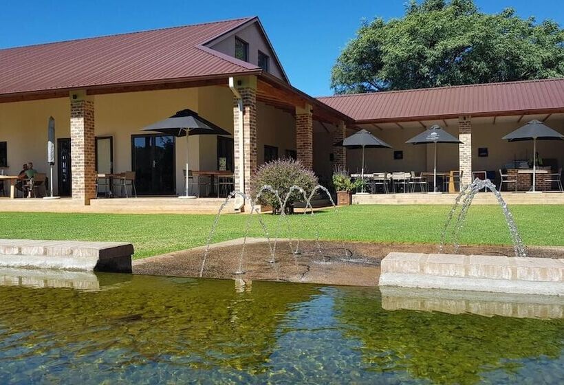 فندق Esther S Country Lodge