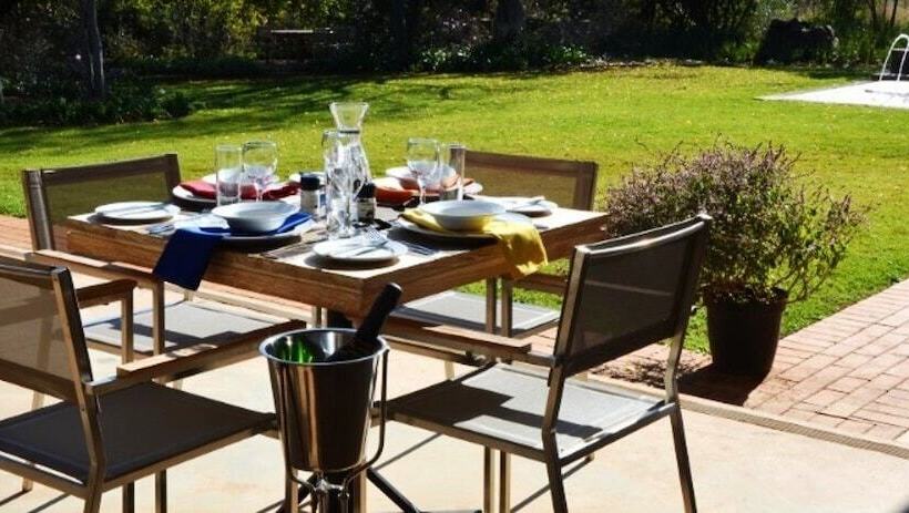 فندق Esther S Country Lodge