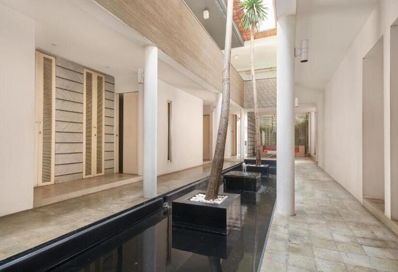 فندق Flat06. Cipete