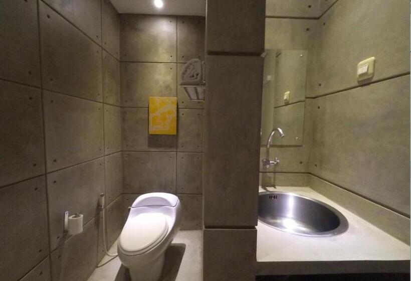 فندق Flat06. Cipete