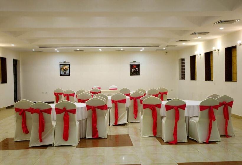 Hotelli Gargee Gautam Vihar Rajir