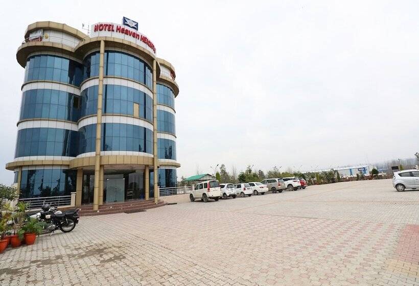 فندق Heaven Heights By Oyo Rooms