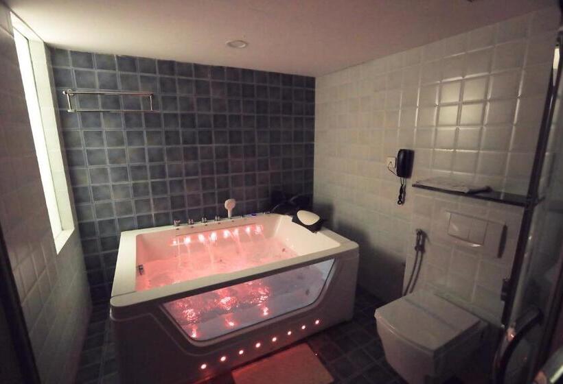 Humming Bird Hotel & Banquet