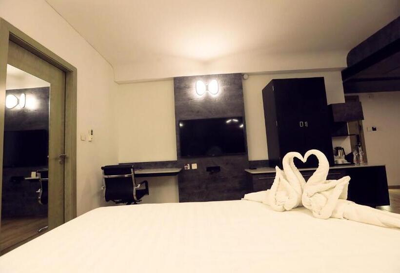 Humming Bird Hotel & Banquet