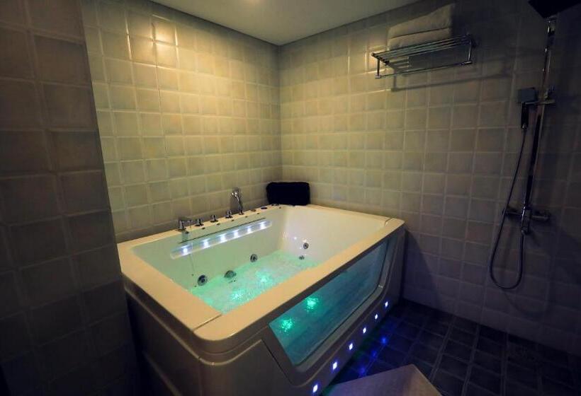 Humming Bird Hotel & Banquet