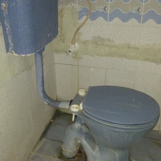 호텔 Iroomz Nama Residency