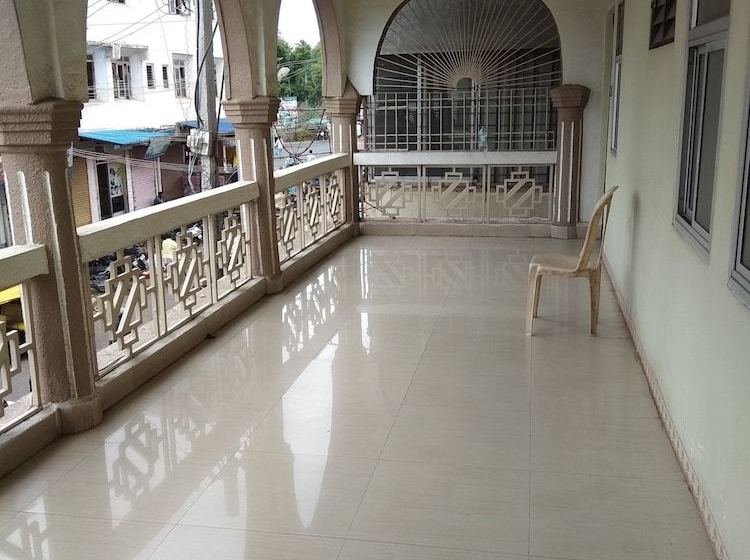 בית מלון כפרי Iroomz  Sagar Deluxe