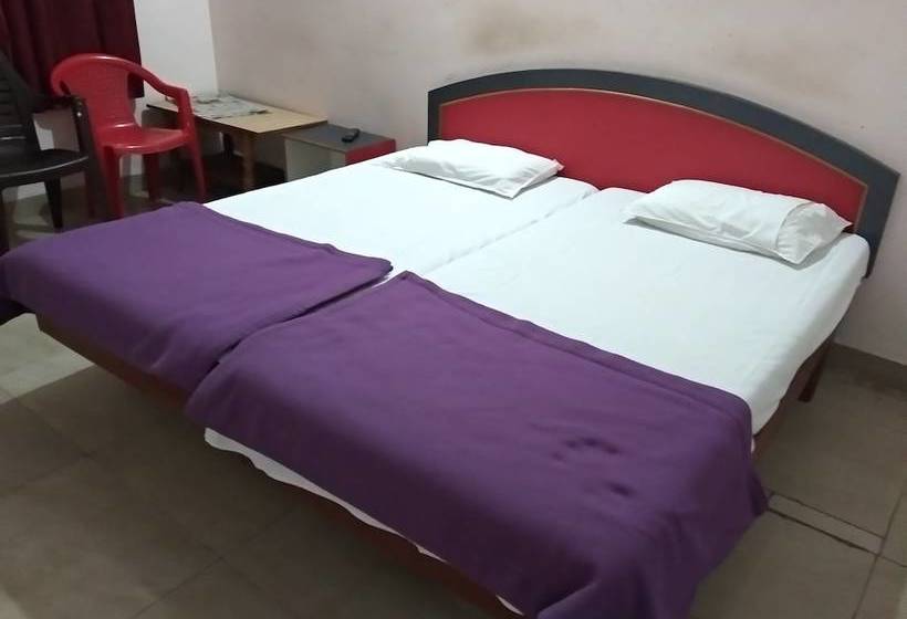 בית מלון כפרי Iroomz  Sagar Deluxe