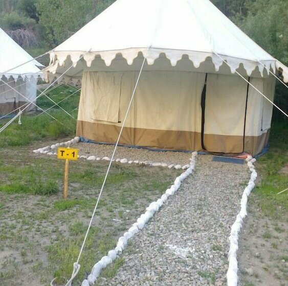 فندق Jispa Journeys Campsite