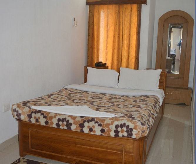 فندق Kaziranga Continental