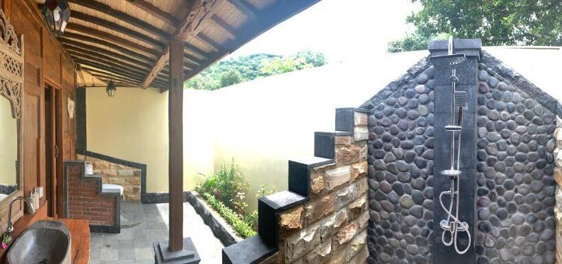 בית מלון כפרי Kubu Kangin Resort