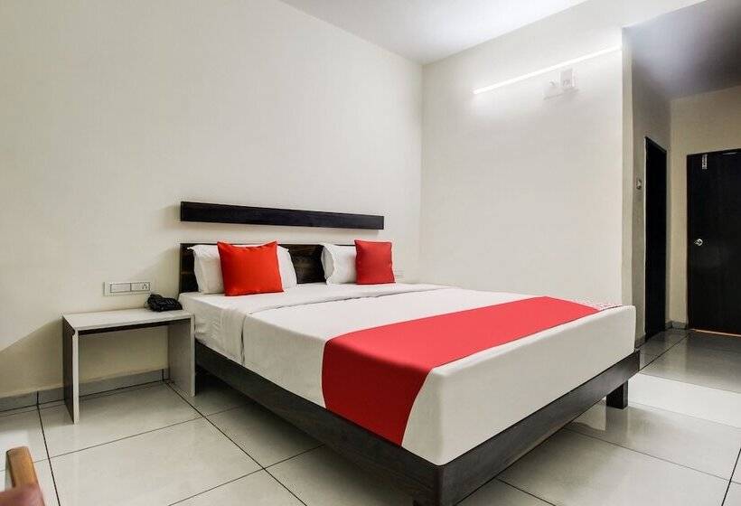 בית מלון כפרי Meridian By Oyo Rooms