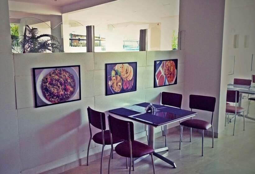 בית מלון כפרי Mookambika Palace