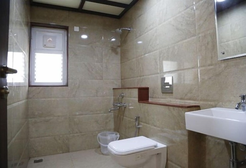 בית מלון כפרי Mookambika Palace