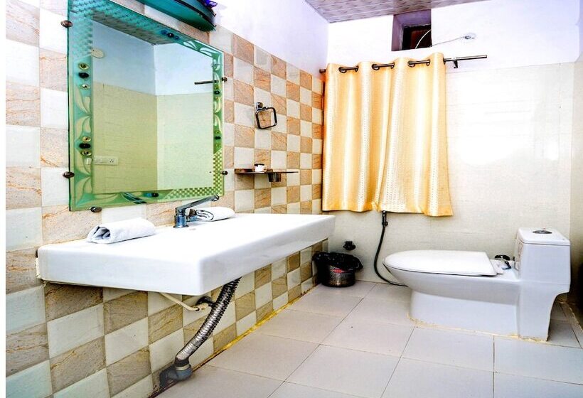 酒店 Mubarak By Oyo Rooms