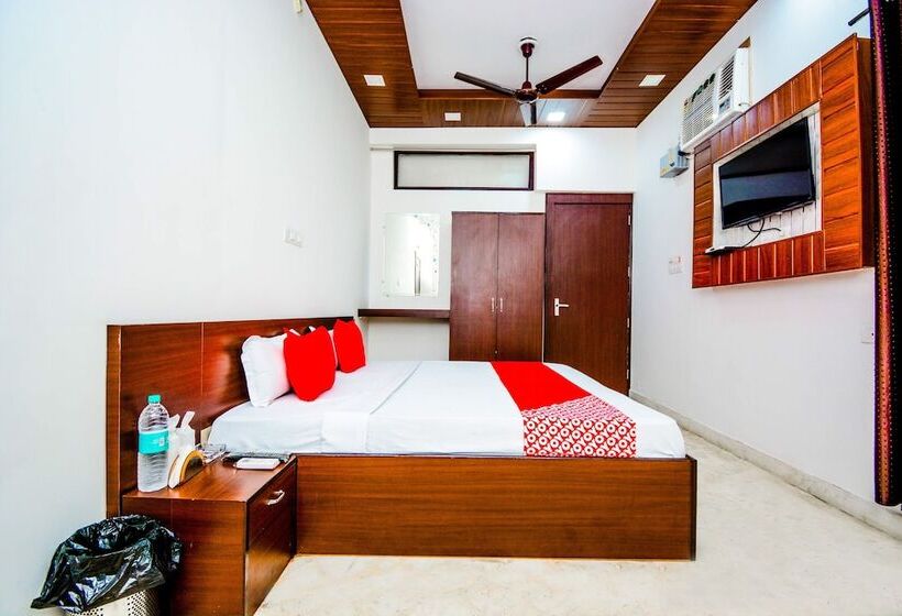 酒店 Mubarak By Oyo Rooms