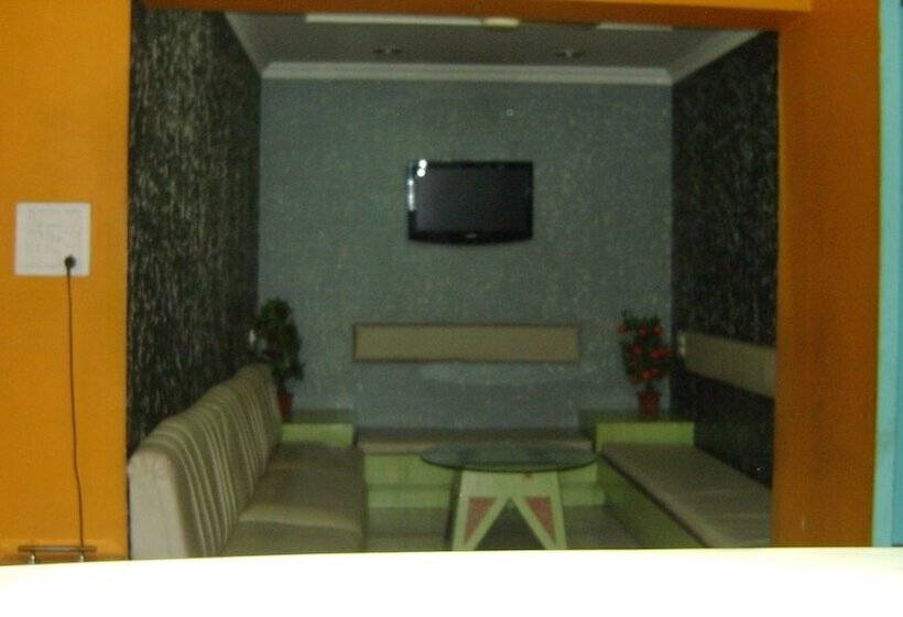 בית מלון כפרי Naveen Residency