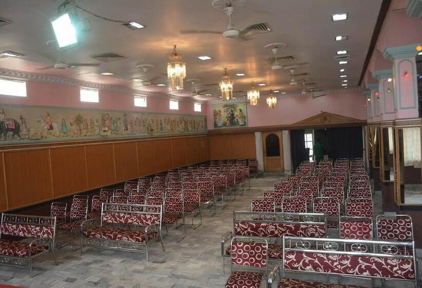 בית מלון כפרי Naveen Residency