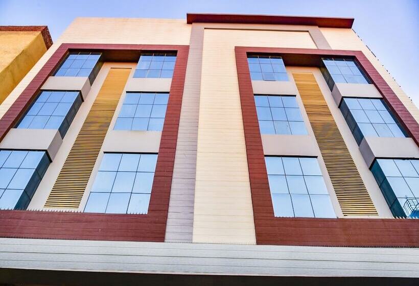 فندق Park Avenue By Oyo Rooms