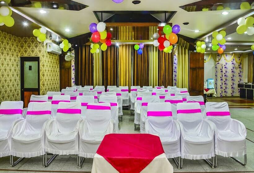 فندق Park Avenue By Oyo Rooms