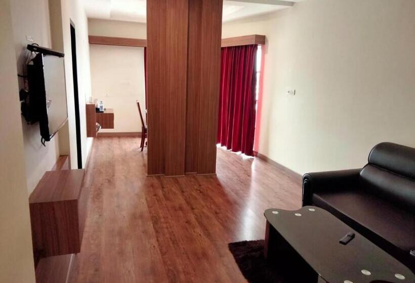 Отель Parsons Court