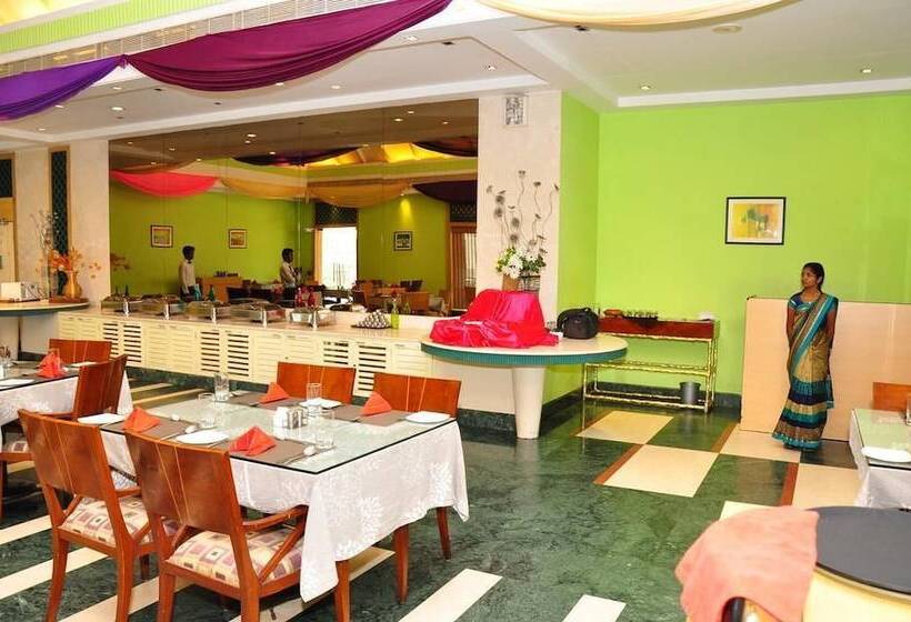 Отель Parsons Court