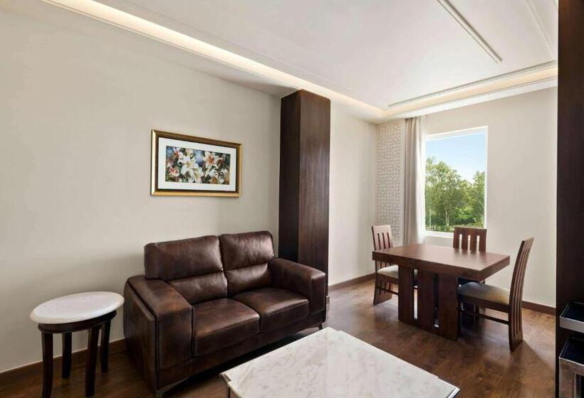 酒店 Ramada By Wyndham Kapurthala