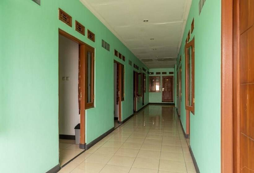 酒店 Reddoorz @ Cibogo Puncak Bogor 2