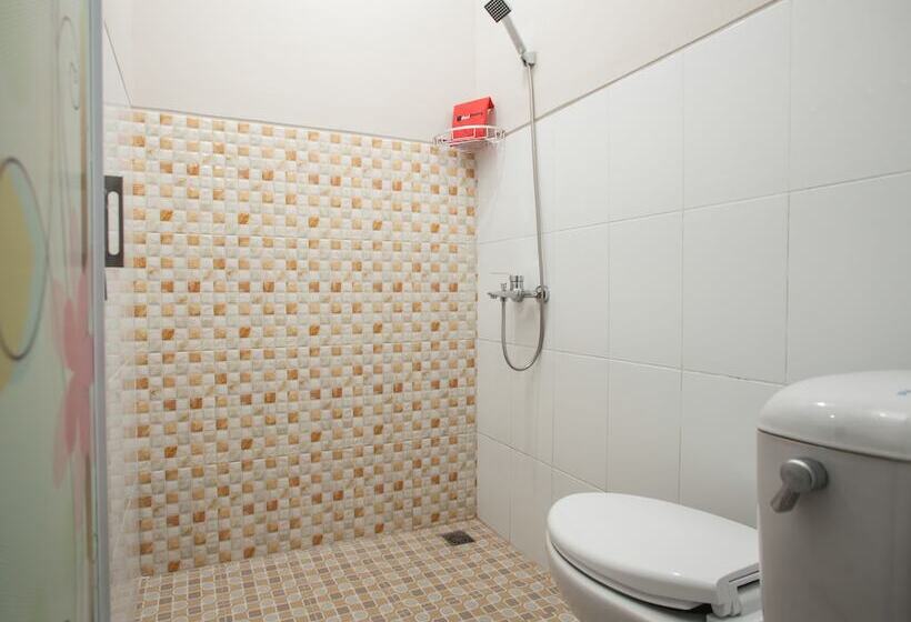 酒店 Reddoorz Syariah Plus Near Banyuwangi Airport